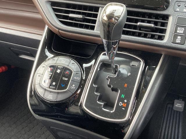 エスクァイア Ｇｉ　７インチＳＤナビ　ＥＴＣ　後席モニター　バックモニター　合皮シート　前席シートヒーター　アイドリングストップ　オートハイビーム　社外２カメラドラレコ　寒冷地　純正１５ＡＷ　ウッドコンビステアリング（7枚目）