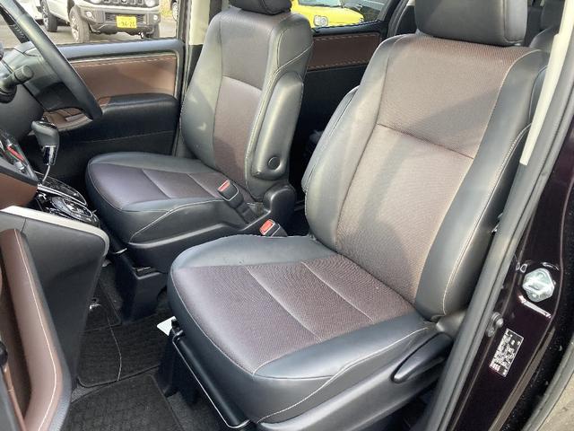 エスクァイア Ｇｉ　７インチＳＤナビ　ＥＴＣ　後席モニター　バックモニター　合皮シート　前席シートヒーター　アイドリングストップ　オートハイビーム　社外２カメラドラレコ　寒冷地　純正１５ＡＷ　ウッドコンビステアリング（14枚目）