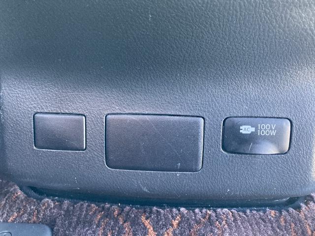 アルファード ２４０Ｓ　タイプゴールドＩＩ　４ＷＤ　ハーフレザーシート　ルーフイルミネーション　ナノイー　３６０度ドラレコ　ＥＴＣ　クルーズコントロール　純正９インチＳＤナビ　ＤＴＶ／ＣＤ／ＳＤ／ＢＴ可　両側スライドドア　ウッド調ステアリング（12枚目）