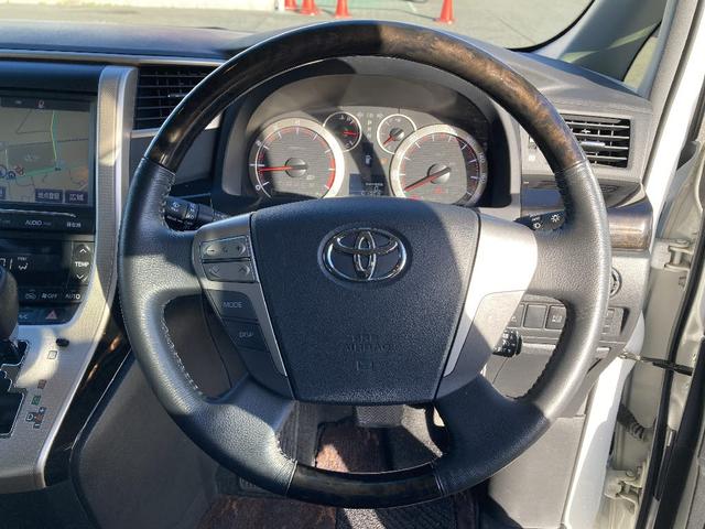 アルファード ２４０Ｓ　タイプゴールドＩＩ　４ＷＤ　ハーフレザーシート　ルーフイルミネーション　ナノイー　３６０度ドラレコ　ＥＴＣ　クルーズコントロール　純正９インチＳＤナビ　ＤＴＶ／ＣＤ／ＳＤ／ＢＴ可　両側スライドドア　ウッド調ステアリング（14枚目）