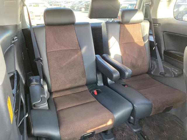 アルファード ２４０Ｓ　タイプゴールドＩＩ　４ＷＤ　ハーフレザーシート　ルーフイルミネーション　ナノイー　３６０度ドラレコ　ＥＴＣ　クルーズコントロール　純正９インチＳＤナビ　ＤＴＶ／ＣＤ／ＳＤ／ＢＴ可　両側スライドドア　ウッド調ステアリング（26枚目）
