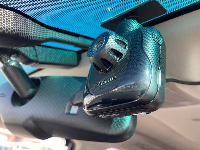 ヴェルファイアハイブリッド ＺＲ　４ＷＤ　社外ＳＤナビ　フルセグ　純正エアロ　純正１６インチアルミ　両側電動スライドドア　ＥＴＣ　クルーズコントロール　バックカメラ　ＡＦＳ　ウッドコンビステア　ＨＩＤヘッドライト（12枚目）