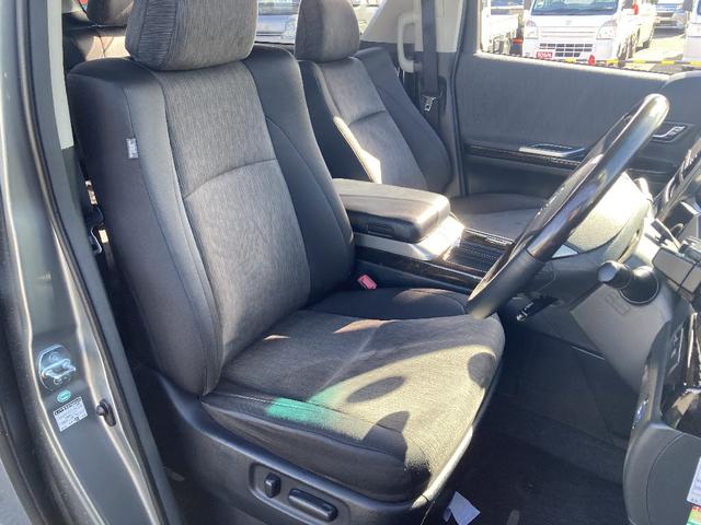 ヴェルファイアハイブリッド ＺＲ　４ＷＤ　社外ＳＤナビ　フルセグ　純正エアロ　純正１６インチアルミ　両側電動スライドドア　ＥＴＣ　クルーズコントロール　バックカメラ　ＡＦＳ　ウッドコンビステア　ＨＩＤヘッドライト（13枚目）