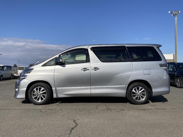 ヴェルファイアハイブリッド ＺＲ　４ＷＤ　社外ＳＤナビ　フルセグ　純正エアロ　純正１６インチアルミ　両側電動スライドドア　ＥＴＣ　クルーズコントロール　バックカメラ　ＡＦＳ　ウッドコンビステア　ＨＩＤヘッドライト（24枚目）