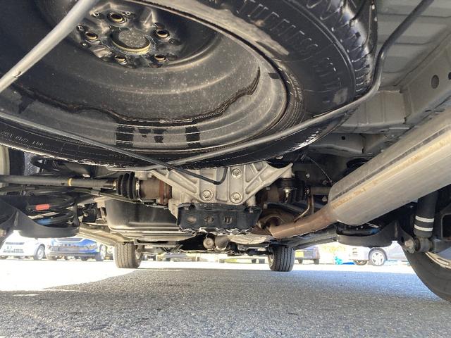 ヴェルファイアハイブリッド ＺＲ　４ＷＤ　社外ＳＤナビ　フルセグ　純正エアロ　純正１６インチアルミ　両側電動スライドドア　ＥＴＣ　クルーズコントロール　バックカメラ　ＡＦＳ　ウッドコンビステア　ＨＩＤヘッドライト（28枚目）