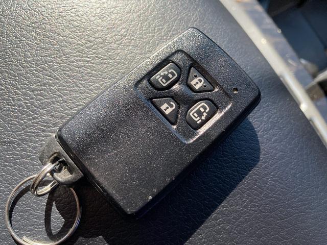 ヴェルファイアハイブリッド ＺＲ　４ＷＤ　社外ＳＤナビ　フルセグ　純正エアロ　純正１６インチアルミ　両側電動スライドドア　ＥＴＣ　クルーズコントロール　バックカメラ　ＡＦＳ　ウッドコンビステア　ＨＩＤヘッドライト（35枚目）