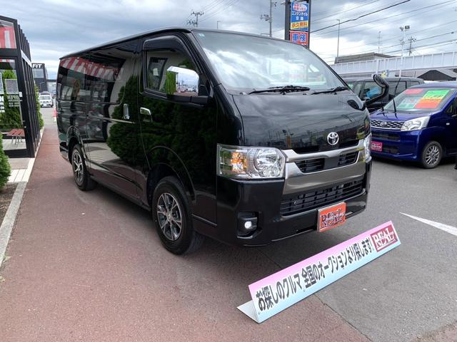 ハイエースバン ロングスーパーＧＬ　ダークプライムＳ　４ＷＤ　寒冷地仕様　登録済未使用車　２０ｔｈ記念スカッフプレート　マット　ドアバイザー　両側パワースライドドア　ハーフレザーシート　ＬＥＤヘッド　ＬＥＤフォグ　ＥＴＣ２．０　デジタルインナーミラー（6枚目）