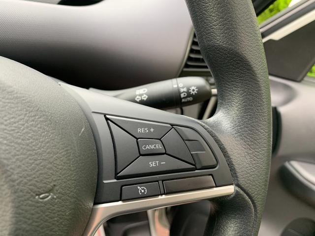 セレナ Ｘ　Ｖセレクション　４ＷＤ　８人乗り　衝突被害軽減装置　ナビ　フルセグＴＶ　全方位カメラ　Ｂｌｕｅｔｏｏｔｈオーディオ　ＥＴＣ　両側パワースライド　踏み間違い防止　レーンキープアシスト　クリアランスソナー（17枚目）