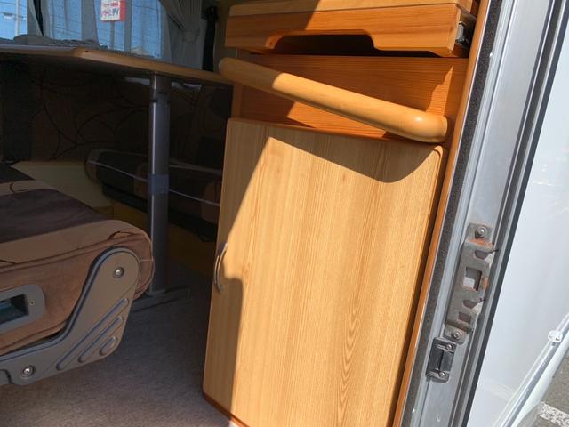 ライトエーストラック ＤＸ　Ｘエディション　ＡｔｏＺ　ＡＬＥＮ　ＲＶ．ＥＱＵＩＰＭＥＮＴ　キャンピング仕様車　内装動作未確認現状渡し　パワステ　パワーウィンドウ　エアコン　Ｗエアバック　ＡＢＳ　インパネオートマチック（22枚目）