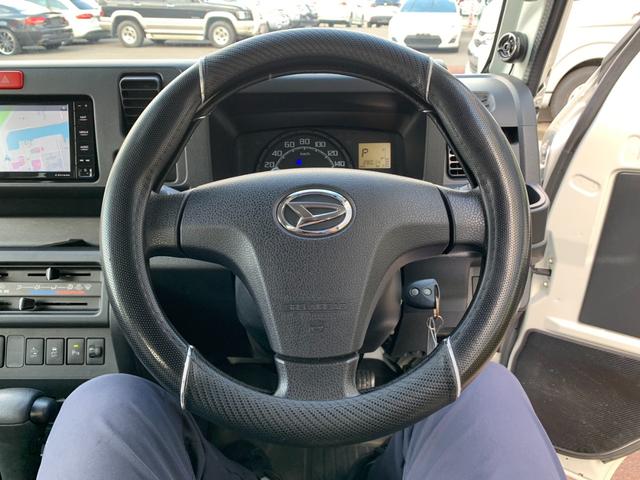 ハイゼットトラック ジャンボＳＡＩＩＩｔ　４ＷＤ　リフトアップ　１５インチアルミ＆ゴツゴツタイヤ　社外テールランプ　ナビ　フルセグＴＶ　Ｂｌｕｅｔｏｏｔｈオーディオ　シートカバー　ＬＥＤヘッド　ＬＥＤフォグ　Ｐセンサー　レーンキープアシスト（17枚目）