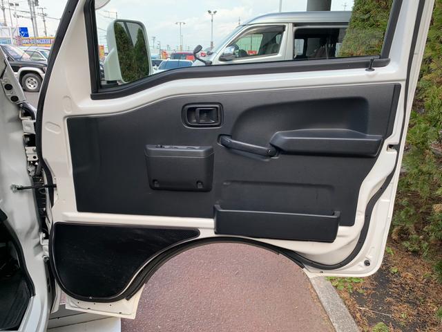 ハイゼットトラック ジャンボＳＡＩＩＩｔ　４ＷＤ　リフトアップ　１５インチアルミ＆ゴツゴツタイヤ　社外テールランプ　ナビ　フルセグＴＶ　Ｂｌｕｅｔｏｏｔｈオーディオ　シートカバー　ＬＥＤヘッド　ＬＥＤフォグ　Ｐセンサー　レーンキープアシスト（21枚目）