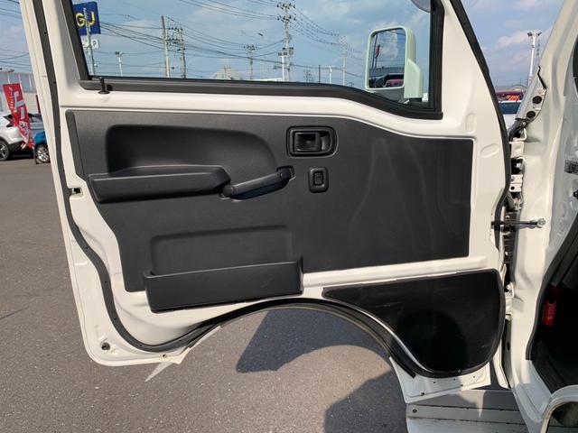 ハイゼットトラック ジャンボＳＡＩＩＩｔ　４ＷＤ　リフトアップ　１５インチアルミ＆ゴツゴツタイヤ　社外テールランプ　ナビ　フルセグＴＶ　Ｂｌｕｅｔｏｏｔｈオーディオ　シートカバー　ＬＥＤヘッド　ＬＥＤフォグ　Ｐセンサー　レーンキープアシスト（24枚目）