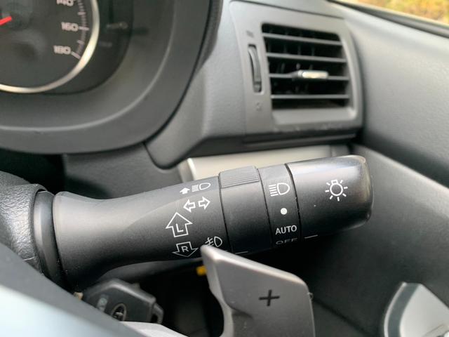 インプレッサスポーツ ２．０ｉ－Ｓアイサイト　４ＷＤ　衝突被害軽減装置　ナビ　フルセグＴＶ　バックカメラ　Ｂｌｕｅｔｏｏｔｈオーディオ　電動ハーフレザーシート　クルーズコントロール　ヘッドライトウォッシャ　社外アルミ　パドルシフト（17枚目）