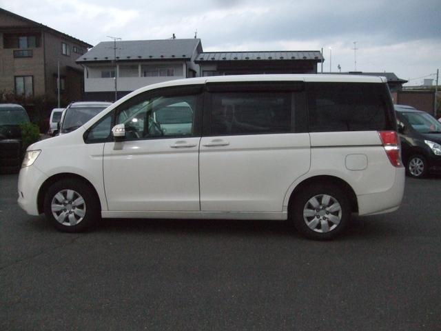 ステップワゴン Ｇ　４ＷＤ　ナビ　両側スライドドア　キーレスエントリー　３列シート　ＡＴ　盗難防止システム　衝突安全ボディ　ＡＢＳ　エアコン　パワーステアリング　パワーウィンドウ　運転席エアバッグ（13枚目）