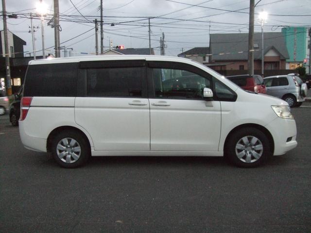 ステップワゴン Ｇ　４ＷＤ　ナビ　両側スライドドア　キーレスエントリー　３列シート　ＡＴ　盗難防止システム　衝突安全ボディ　ＡＢＳ　エアコン　パワーステアリング　パワーウィンドウ　運転席エアバッグ（14枚目）