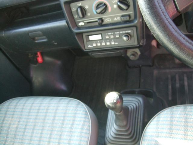 アクティトラック ＳＤＸ　４ＷＤ　ＭＴ　エアコン　運転席エアバッグ（2枚目）