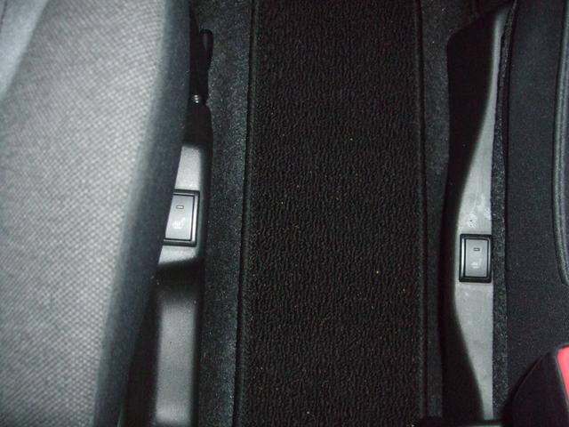 ソリオ ハイブリッドＭＸ　４ＷＤ　両側スライド・片側電動　クリアランスソナー　オートクルーズコントロール　レーンアシスト　衝突被害軽減システム　アルミホイール　オートライト　スマートキー　電動格納ミラー　シートヒーター　ＣＶＴ（28枚目）