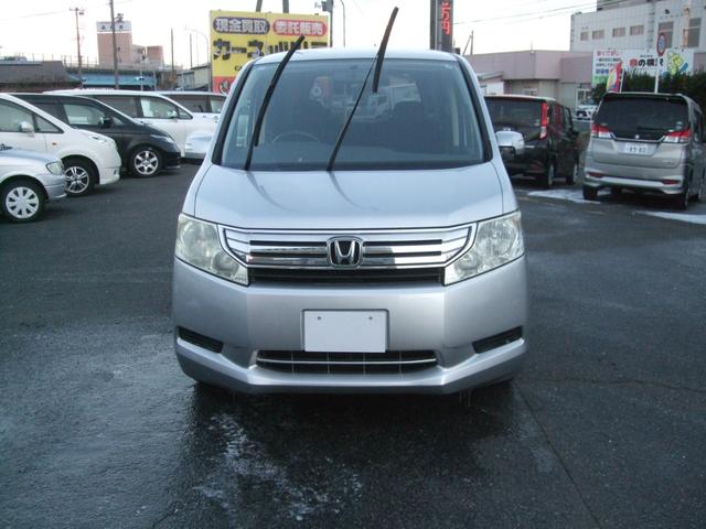 ステップワゴン Ｇ　ＨＤＤナビ　スマートスタイルエディション　４ＷＤ　ＥＴＣ　バックカメラ　ナビ　両側電動スライドドア　ＨＩＤ　スマートキー　３列シート　ウォークスルー　ＡＴ　ＵＳＢ　盗難防止システム　衝突安全ボディ　ＡＢＳ　エアコン　パワーステアリング（12枚目）