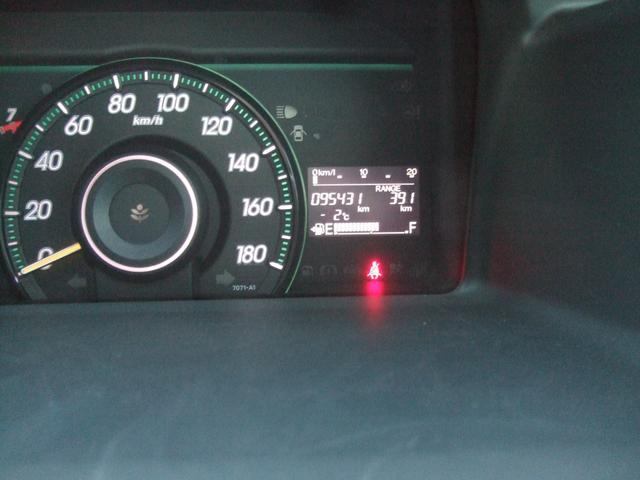 ステップワゴン Ｇ　ＨＤＤナビ　スマートスタイルエディション　４ＷＤ　ＥＴＣ　バックカメラ　ナビ　両側電動スライドドア　ＨＩＤ　スマートキー　３列シート　ウォークスルー　ＡＴ　ＵＳＢ　盗難防止システム　衝突安全ボディ　ＡＢＳ　エアコン　パワーステアリング（22枚目）