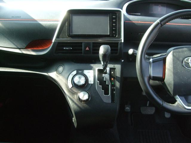 シエンタ G 4WD ETC レーンアシスト 衝突被害軽減システム 両側電動スライドドア オートマチックハイビーム スマートキー 電動格納ミラー CVT アルミホイール 盗難防止システム 衝突安全ボディ ABS(3枚目)