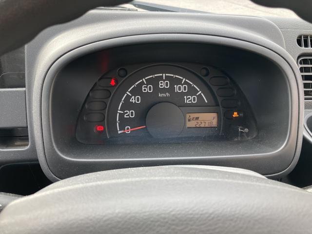 キャリイトラック ＫＣエアコン・パワステ農繁仕様　６６０　ＫＣ　エアコン・パワステ　ＭＴ　農繁仕様　３方開　４ＷＤ　八戸　中古車　パワステ　（シルキーシルバーメタリック）　軽トラック　５速マニュアル（8枚目）