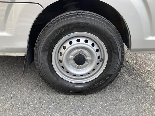 キャリイトラック ＫＣエアコン・パワステ農繁仕様　６６０　ＫＣ　エアコン・パワステ　ＭＴ　農繁仕様　３方開　４ＷＤ　八戸　中古車　パワステ　（シルキーシルバーメタリック）　軽トラック　５速マニュアル（24枚目）