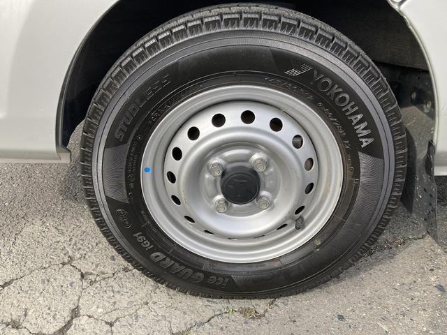 キャリイトラック ＫＣエアコン・パワステ農繁仕様　６６０　ＫＣ　エアコン・パワステ　ＭＴ　農繁仕様　３方開　４ＷＤ　八戸　中古車　パワステ　（シルキーシルバーメタリック）　軽トラック　５速マニュアル（25枚目）