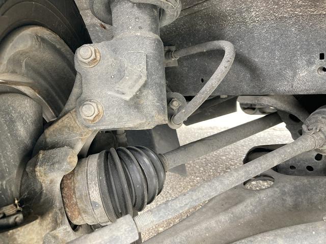 キャリイトラック ＫＣエアコン・パワステ農繁仕様　６６０　ＫＣ　エアコン・パワステ　ＭＴ　農繁仕様　３方開　４ＷＤ　八戸　中古車　パワステ　（シルキーシルバーメタリック）　軽トラック　５速マニュアル（30枚目）