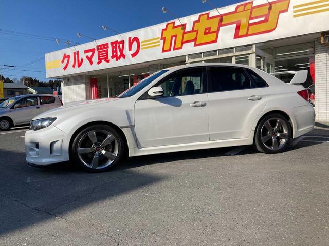 ＷＲＸ　ＳＴＩ　Ａライン　４ＷＤ　ターボ　ＳＤナビ　フルセグＴＶ　ＣＤ　ＤＶＤ再生　記録簿　取扱説明書　スマートキー　盗難防止システム　１８インチアルミ　電動格納ミラー　ＨＩＤヘッドライト　衝突安全ボディ(5枚目)