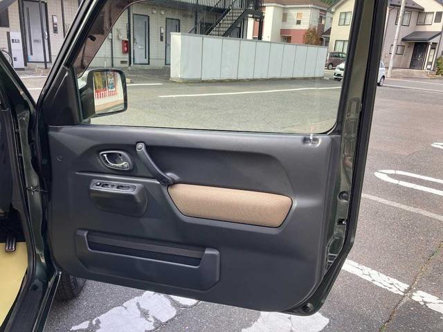 ジムニー ランドベンチャー　４ＷＤ　マニュアル５速　ターボ　ＣＤラジオ　シートヒーター　盗難防止システム　衝突安全ボディ　電動格納ミラー　運転駅助手席エアバック　ＡＢＳ　フォグランプ　ヘットライトレベライザー　ＭＴ　軽自動車（9枚目）