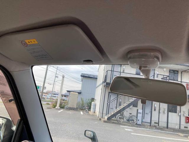 ジムニー ランドベンチャー　４ＷＤ　マニュアル５速　ターボ　ＣＤラジオ　シートヒーター　盗難防止システム　衝突安全ボディ　電動格納ミラー　運転駅助手席エアバック　ＡＢＳ　フォグランプ　ヘットライトレベライザー　ＭＴ　軽自動車（12枚目）