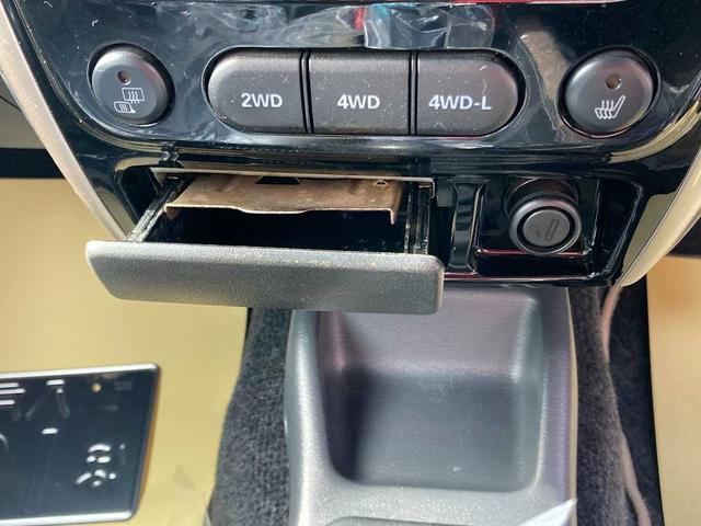 ジムニー ランドベンチャー　４ＷＤ　マニュアル５速　ターボ　ＣＤラジオ　シートヒーター　盗難防止システム　衝突安全ボディ　電動格納ミラー　運転駅助手席エアバック　ＡＢＳ　フォグランプ　ヘットライトレベライザー　ＭＴ　軽自動車（24枚目）