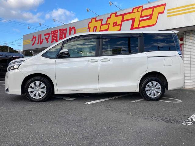 ヴォクシー Ｘ　４ＷＤ　７名　両側電動スライド　ワンセグナビ　ｂｌｕｅｔｏｏｒｔｈ接続　バックカメラ　ウォークスルー　３列シート　ＬＥＤヘットランプ　横滑り防止装置　盗難防止システム　衝突被害軽減システム（2枚目）