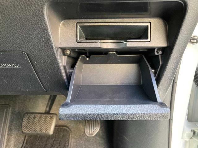 ヴォクシー Ｘ　４ＷＤ　７名　両側電動スライド　ワンセグナビ　ｂｌｕｅｔｏｏｒｔｈ接続　バックカメラ　ウォークスルー　３列シート　ＬＥＤヘットランプ　横滑り防止装置　盗難防止システム　衝突被害軽減システム（20枚目）