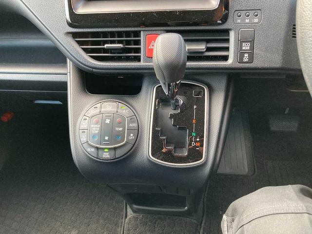 ヴォクシー Ｘ　４ＷＤ　７名　両側電動スライド　ワンセグナビ　ｂｌｕｅｔｏｏｒｔｈ接続　バックカメラ　ウォークスルー　３列シート　ＬＥＤヘットランプ　横滑り防止装置　盗難防止システム　衝突被害軽減システム（26枚目）