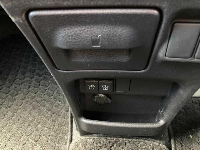 ヴォクシー Ｘ　４ＷＤ　７名　両側電動スライド　ワンセグナビ　ｂｌｕｅｔｏｏｒｔｈ接続　バックカメラ　ウォークスルー　３列シート　ＬＥＤヘットランプ　横滑り防止装置　盗難防止システム　衝突被害軽減システム（29枚目）