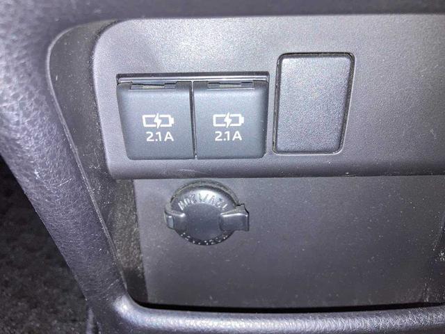 ヴォクシー Ｘ　４ＷＤ　７名　両側電動スライド　ワンセグナビ　ｂｌｕｅｔｏｏｒｔｈ接続　バックカメラ　ウォークスルー　３列シート　ＬＥＤヘットランプ　横滑り防止装置　盗難防止システム　衝突被害軽減システム（30枚目）