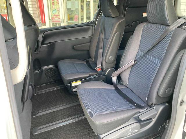ヴォクシー Ｘ　４ＷＤ　７名　両側電動スライド　ワンセグナビ　ｂｌｕｅｔｏｏｒｔｈ接続　バックカメラ　ウォークスルー　３列シート　ＬＥＤヘットランプ　横滑り防止装置　盗難防止システム　衝突被害軽減システム（35枚目）