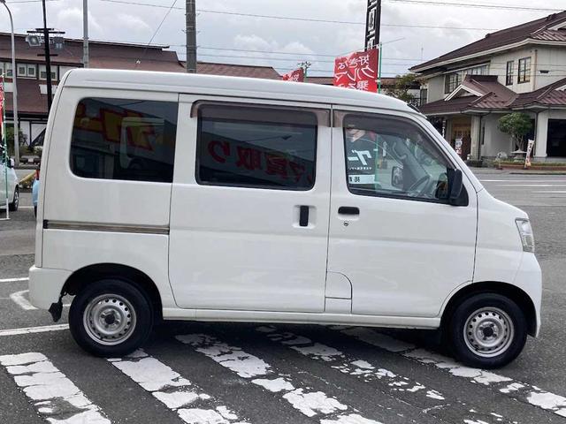 ハイゼットカーゴ ＤＸ　ＥＴＣ　バックカメラ　フルセグＴＶ　両側スライドドア　ＡＢＳ　禁煙車　Ｂｌｕｅｔｏｏｔｈ　ＤＶＤ（4枚目）