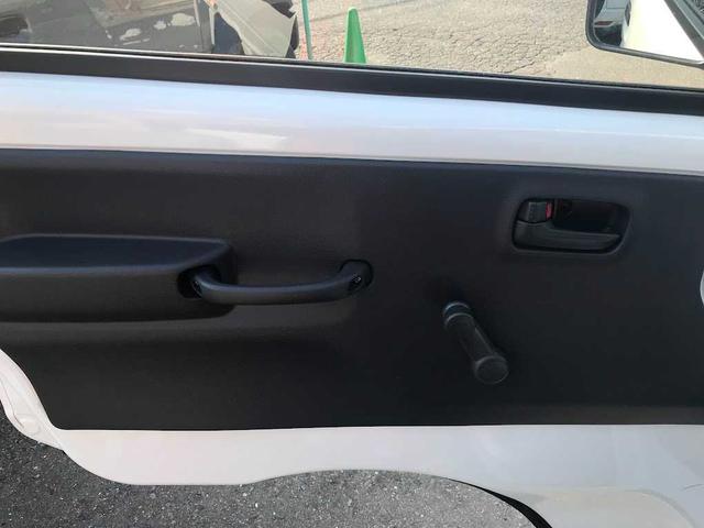 ＮＴ１００クリッパートラック ＤＸ　セーフティパッケージ　衝突安全ボディ　オートライト　ＡＢＳ　ＥＳＣ　禁煙車　ワンオーナー（9枚目）