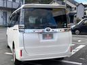 ヴォクシー Ｘ　４ＷＤ　７名　両側電動スライド　ワンセグナビ　ｂｌｕｅｔｏｏｒｔｈ接続　バックカメラ　ウォークスルー　３列シート　ＬＥＤヘットランプ　横滑り防止装置　盗難防止システム　衝突被害軽減システム（3枚目）