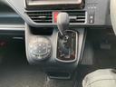 Ｘ　４ＷＤ　７名　両側電動スライド　ワンセグナビ　ｂｌｕｅｔｏｏｒｔｈ接続　バックカメラ　ウォークスルー　３列シート　ＬＥＤヘットランプ　横滑り防止装置　盗難防止システム　衝突被害軽減システム（26枚目）