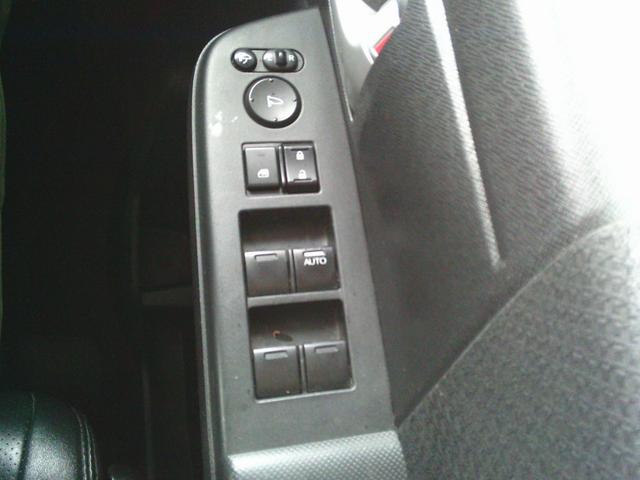 ステップワゴンスパーダ Ｚ　４ＷＤ　オートマ　リア両側電動スライドドア　ＨＩＤ　純正ナビ　バックカメラ　アイドリングストップ車　社外シートカバー　社外マフラー（19枚目）