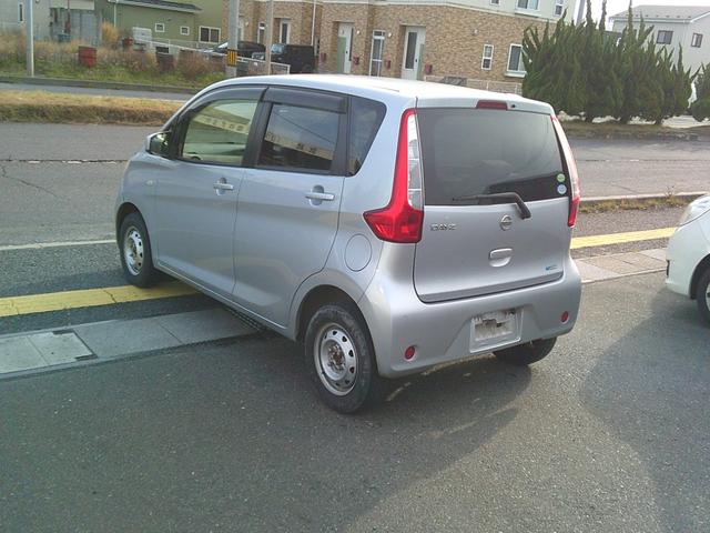 デイズ Ｓ　４ＷＤ　オートマ　キーレス　アイドリングストップ車（8枚目）