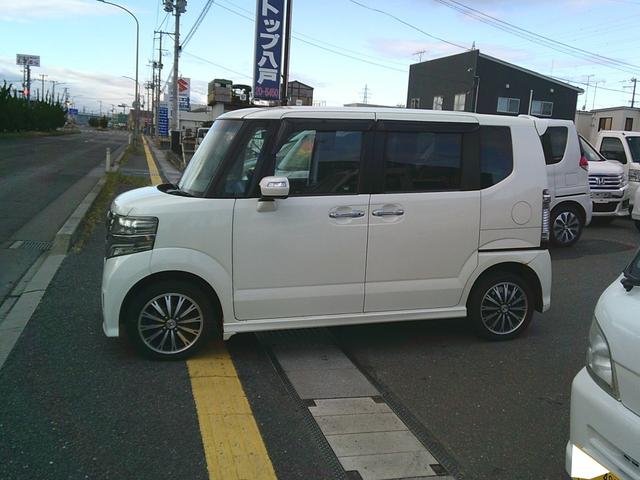 N-BOXカスタム G・ターボパッケージ 4WD オートマ ターボ リア両側電動スライドドア HID 社外ナビ バックカメラ(5枚目)