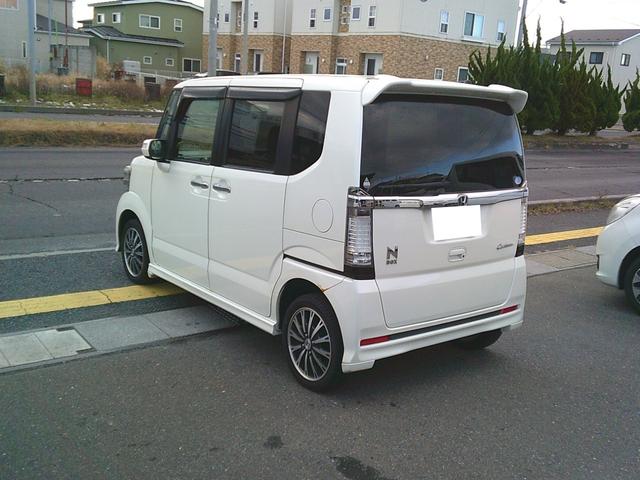N-BOXカスタム G・ターボパッケージ 4WD オートマ ターボ リア両側電動スライドドア HID 社外ナビ バックカメラ(8枚目)