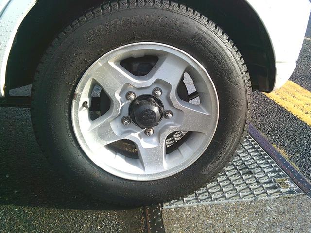 ジムニー ワイルドウインド 4WD オートマ エアコン パワステ パワーウインドウ 社外ワンセグCD再生ナビ 社外リモコンエンジンスターター 夏冬タイヤセット(12枚目)