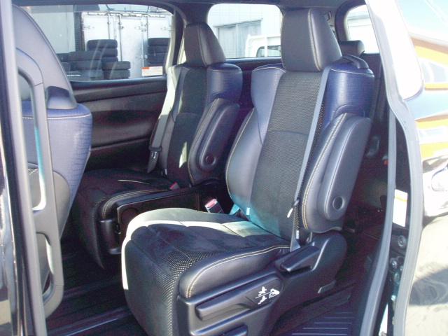 2.5Z Aエディション ゴールデンアイズ 4WD ワンオーナー車 11型ナビ(12枚目)