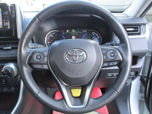 ＲＡＶ４ ハイブリッドＧ　４ＷＤ　ワンオーナー　セーフティセンス　寒冷地仕様　パワーバックドア　デジタルインナーミラー　ビルトインＥＴＣ　レザーシート（6枚目）