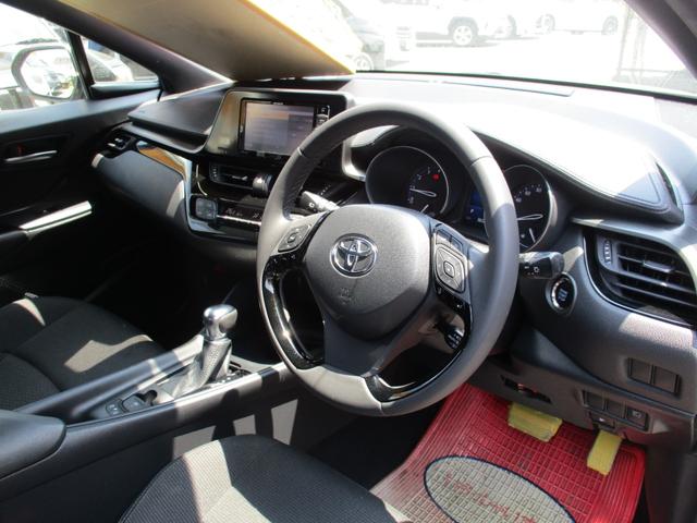 Ｃ－ＨＲ Ｓ－Ｔ　ＬＥＤパッケージ　４ＷＤ　ワンオーナー　カロッツェリアフルセグナビ　バックモニター　ＥＴＣ　セーフティセンス　純正エンジンスターター　シーケンシャルウインカー（9枚目）